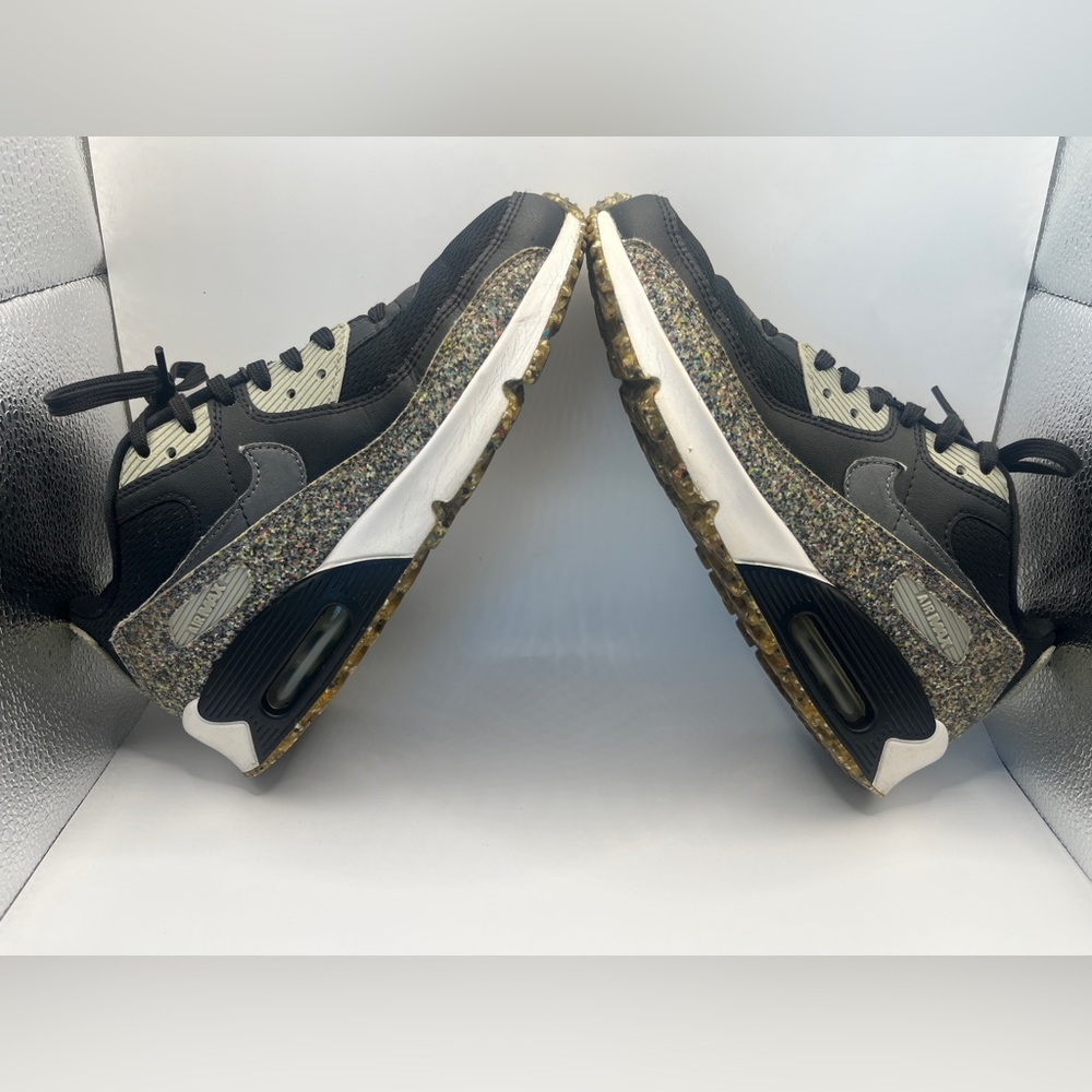 Women’s Air Max 90s SE “Space Hippie” Size 6Y